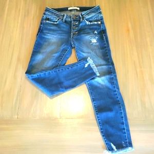 {KanCan} distressed skinny 24x25